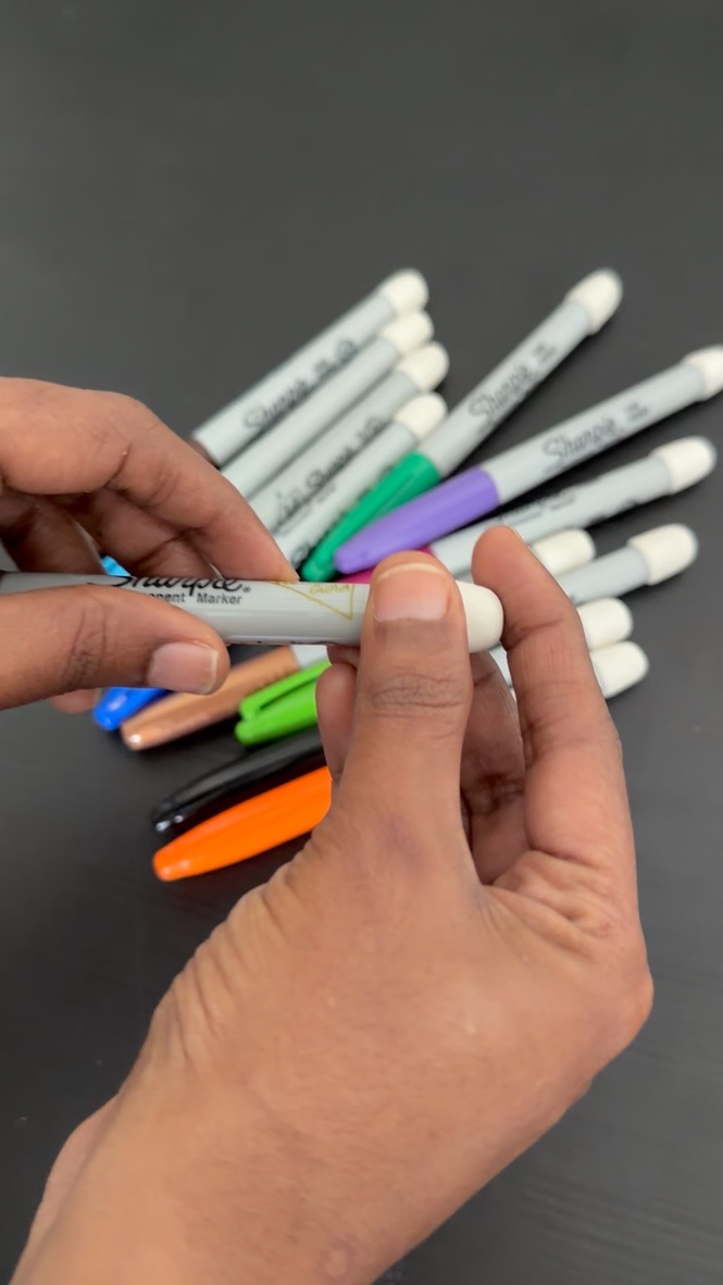 Choosing a marker from the colour set
